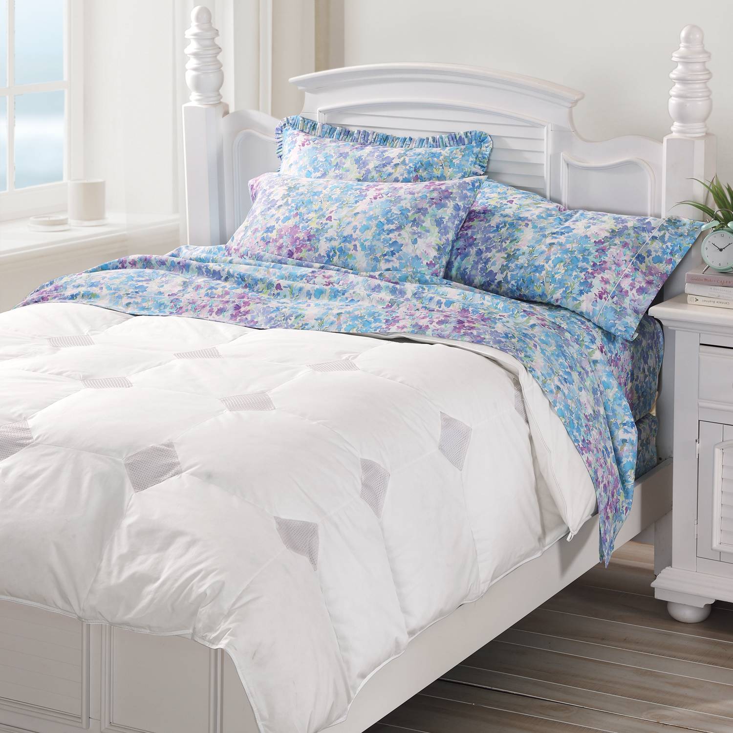 Year Round Temperature-Regulated Down Comforters – 700 Fill