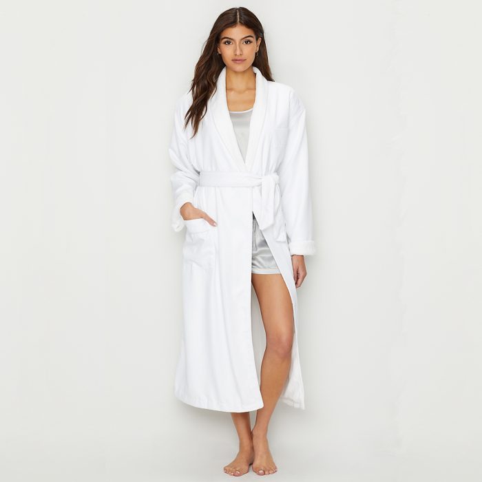 Luxurious shawl-collar bath robe as seen in 5-star hotels